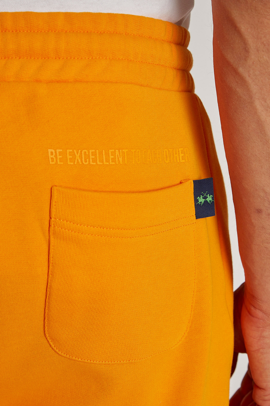 Men's oversized Bermuda shorts in 100% stretch cotton fabric
