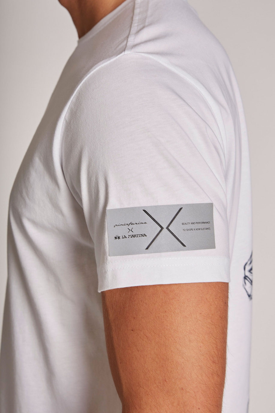 Men's short-sleeved regular-fit T-shirt in organic cotton fabric