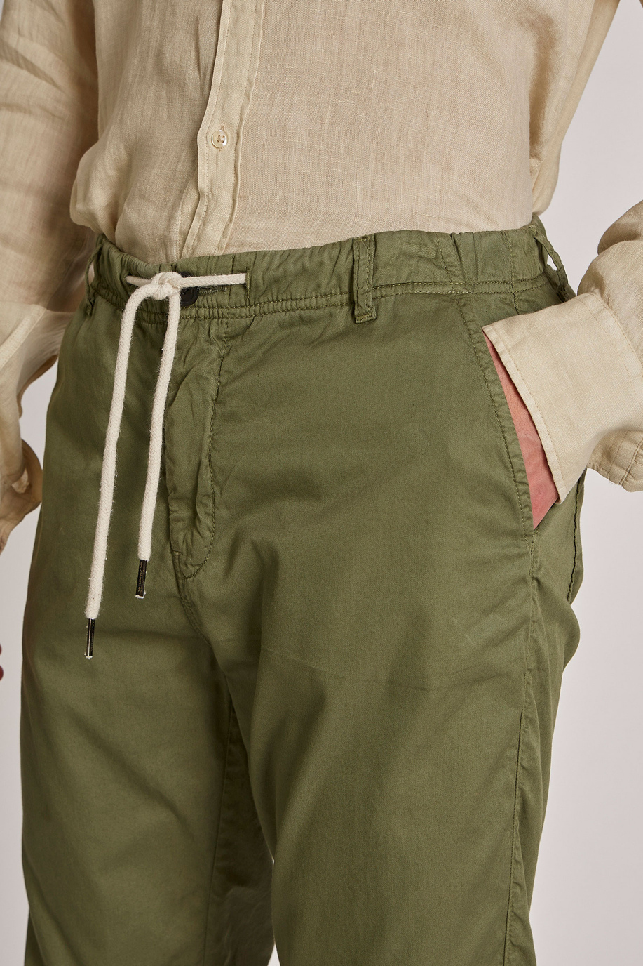 Men's regular-fit 100% cotton trousers