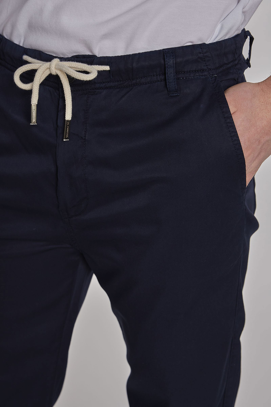 Pantalon homme 100% coton coupe classique