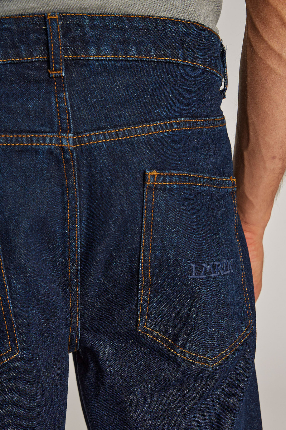 Men's comfort-fit 100% cotton jeans