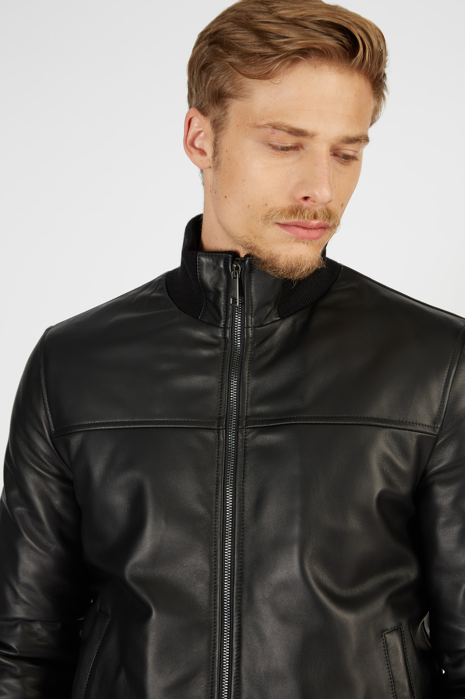 Blue Ribbon leather jacket with regular fit zip front closure - Premium Fabrics | La Martina - Official Online Shop