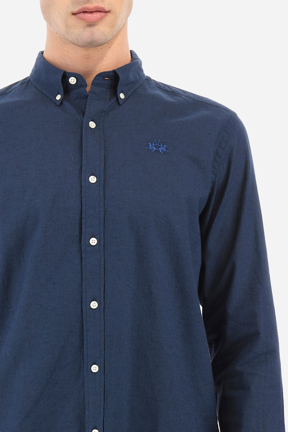 Langärmliges und einfarbiges Herrenhemd aus einem feinen Baumwoll-Leinen-Gewebe regular fit  -  Alvin - Herren | La Martina - Official Online Shop