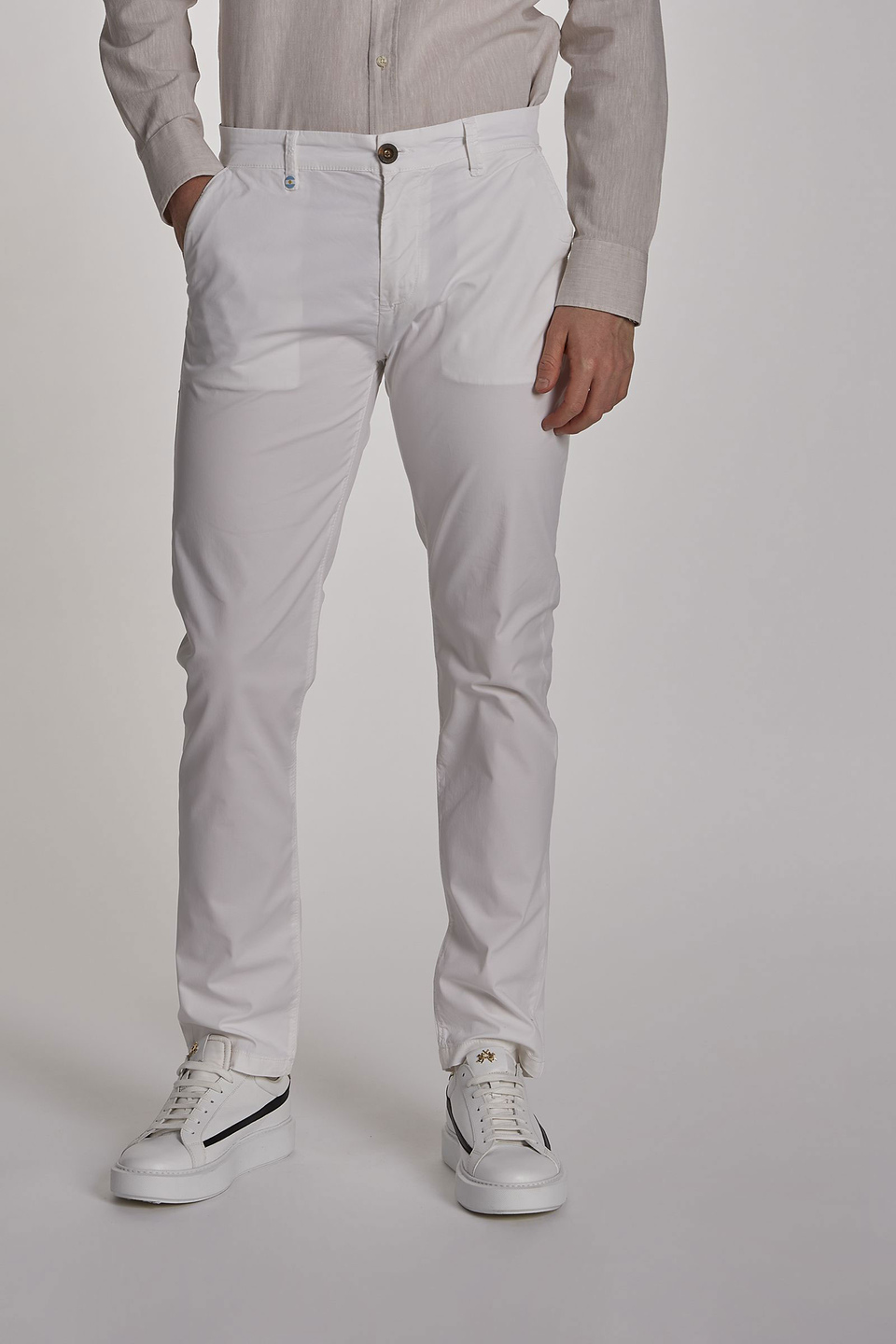 Pantalón de hombre modelo chino de algodón elástico, corte slim - La Martina - Official Online Shop